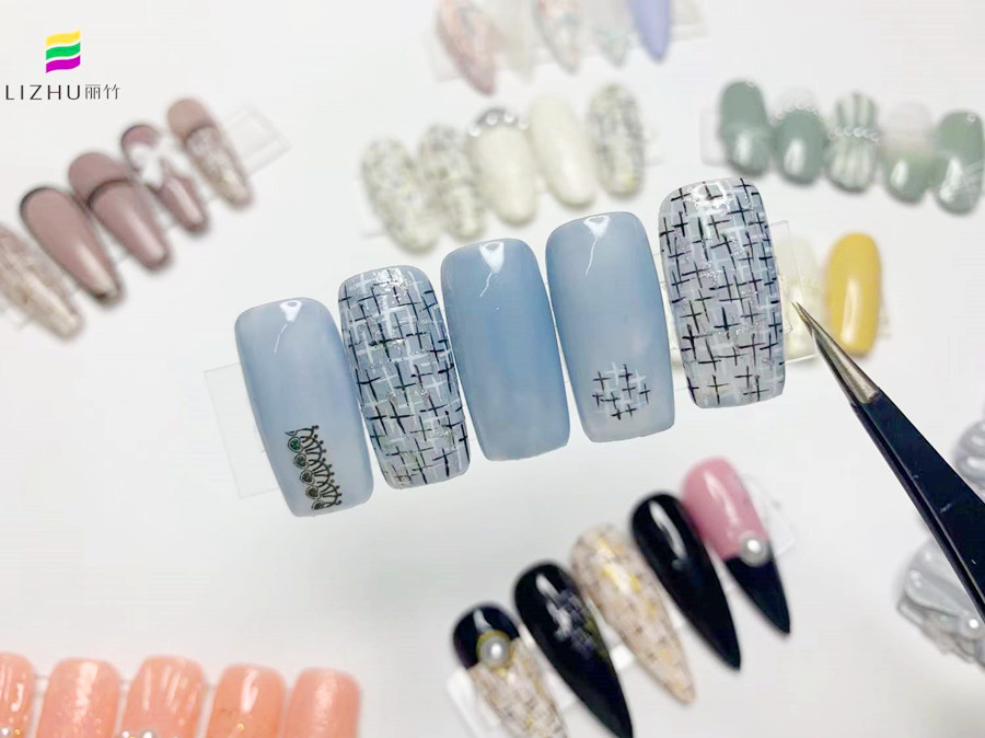 名媛小香風(fēng)美甲，廣西南寧美甲學(xué)校學(xué)員作品