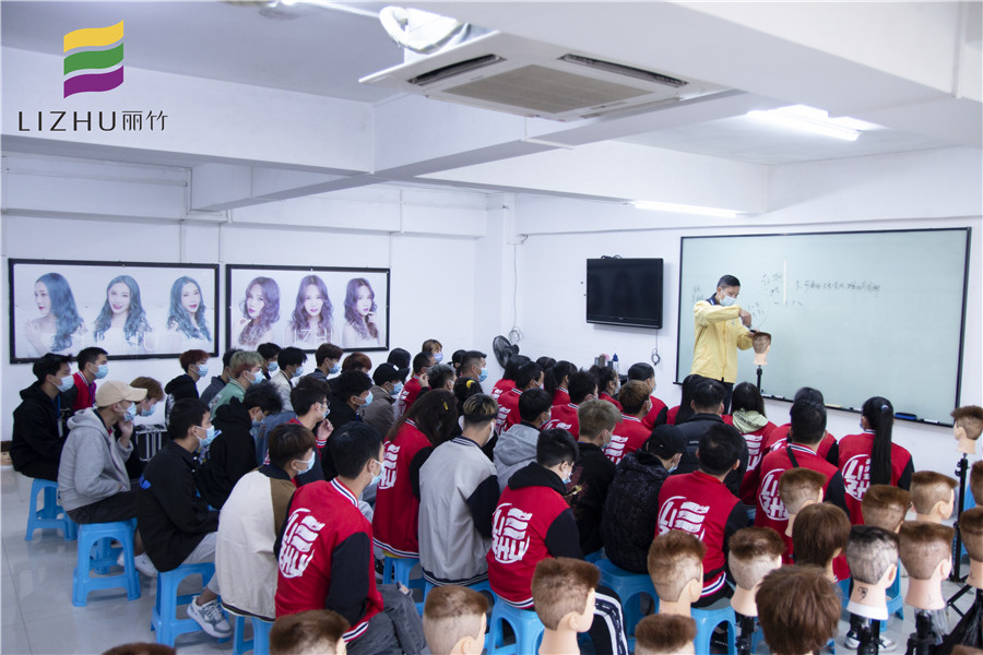 平頭修剪方法，廣西男發(fā)剪裁培訓(xùn)內(nèi)容