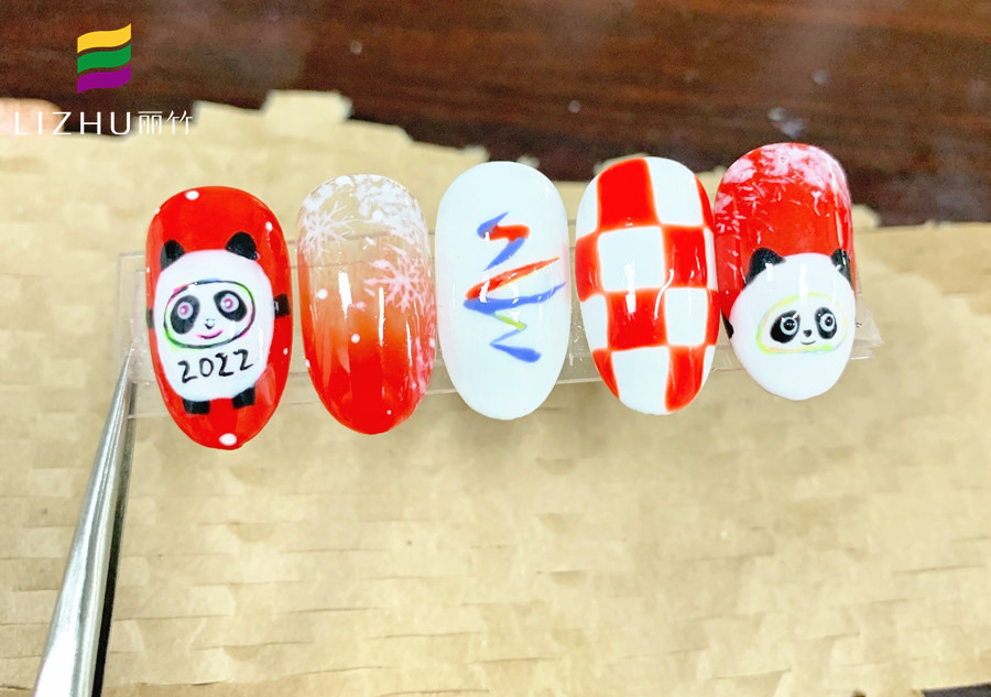 2022冬奧會(huì)：卡通“冰墩墩”美甲