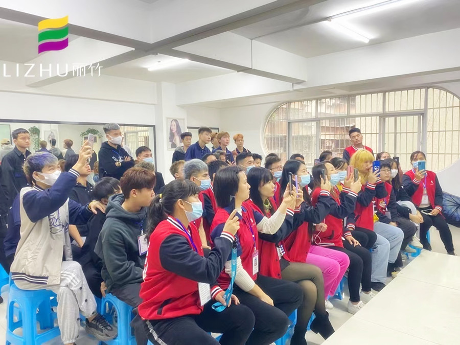 年后不知學(xué)什么技術(shù)？來(lái)廣西專(zhuān)業(yè)美發(fā)學(xué)校吧