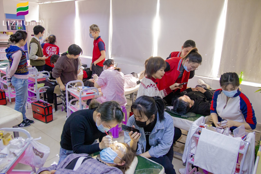 如何應(yīng)付顧客砍價(jià)紋繡技巧，麗竹紋繡學(xué)校教你