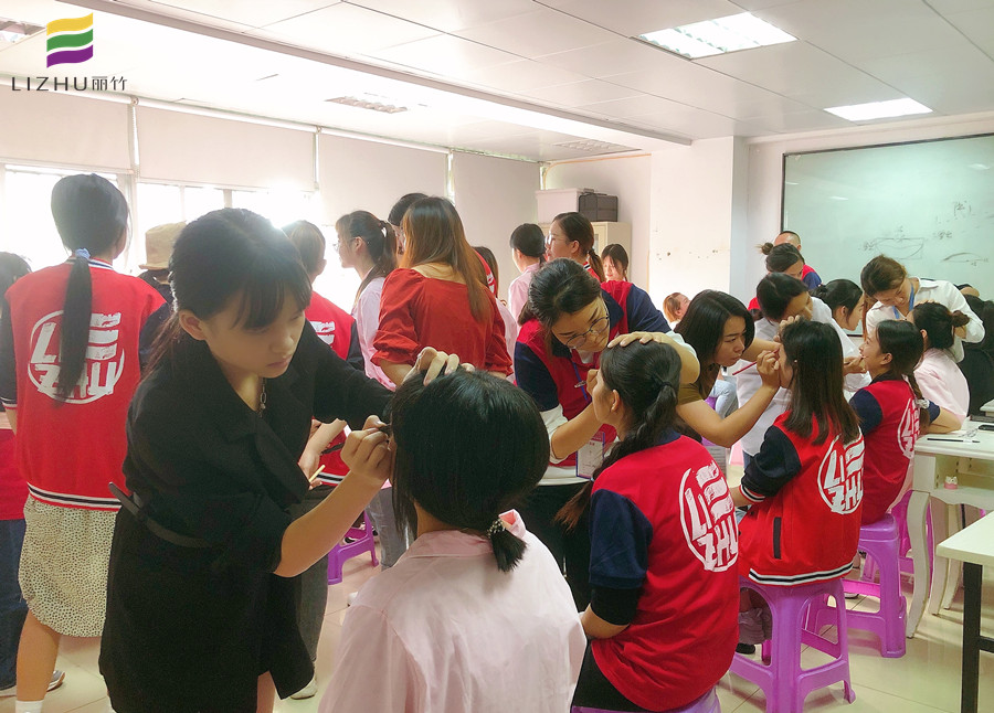 紋繡不同部位能保持多久？南寧專業(yè)紋繡培訓學校為你講解