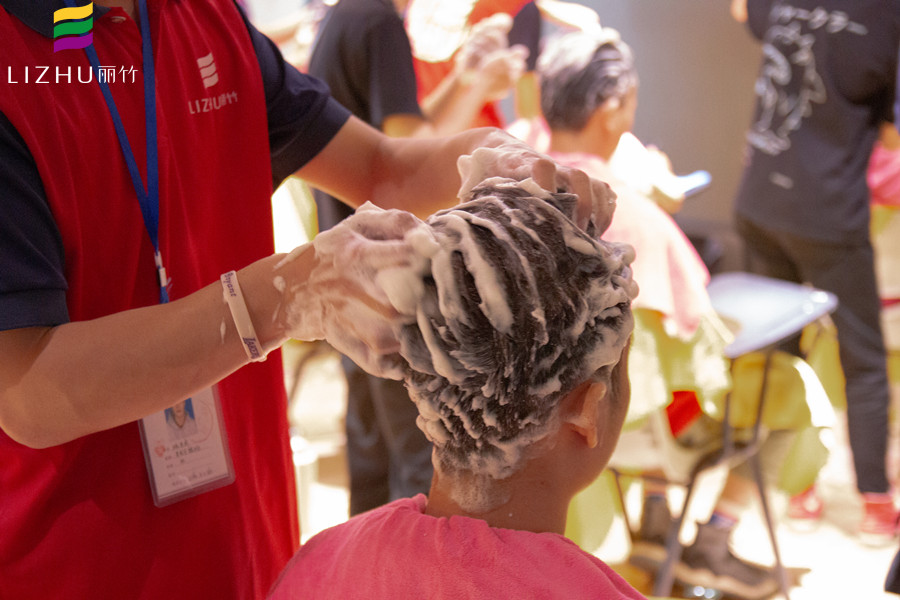 頭發(fā)干枯毛躁怎么辦？廣西美發(fā)護(hù)理技巧大放送