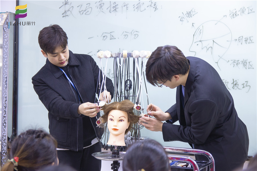 數(shù)碼燙操作流程，學燙染到麗竹學校