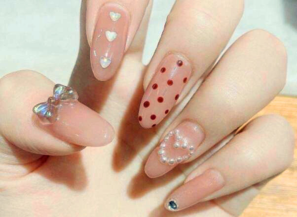 浪漫裸色美甲推薦，廣西美甲網(wǎng)紅分享