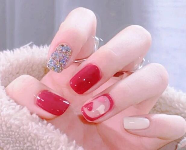 玫粉色美甲，廣西美甲學(xué)校帶你感受初戀的味道
