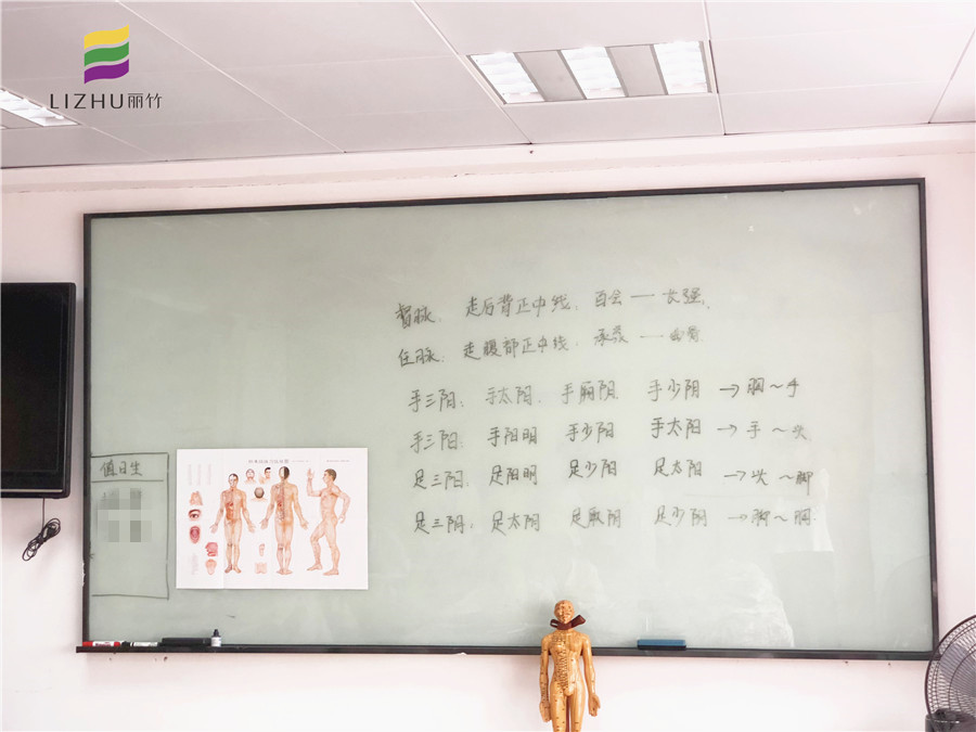 學(xué)美容理論知識重要嗎？南寧美容培訓(xùn)學(xué)校告訴你