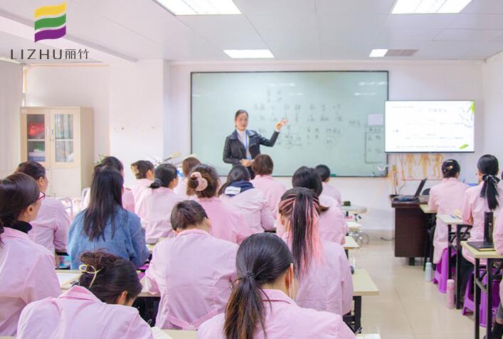 美容學(xué)理論知識(shí)重要嗎？廣西專業(yè)美容培訓(xùn)告訴你