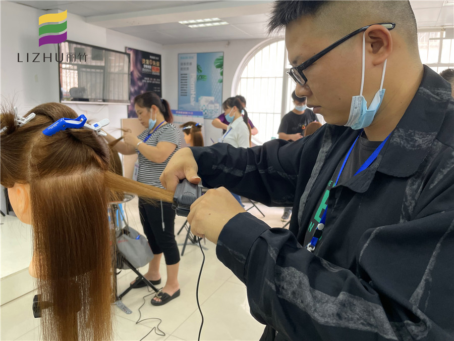 拉直發(fā)的教程知識(shí)點(diǎn)概括，廣西學(xué)燙染一對(duì)一教學(xué)