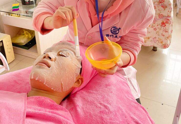 臉部嚴(yán)重缺水怎么快速補(bǔ)水？廣西美容護(hù)膚培訓(xùn)有妙招