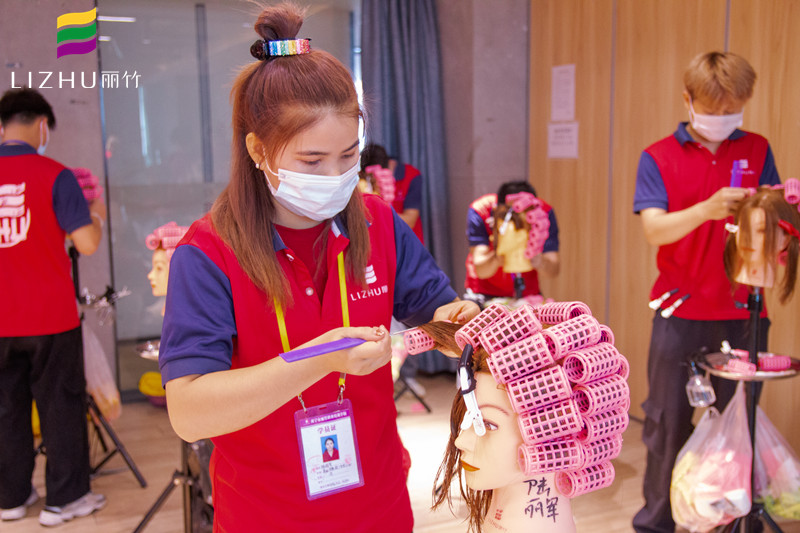 美發(fā)助理的考核標(biāo)準(zhǔn)，南寧美發(fā)師培訓(xùn)課程