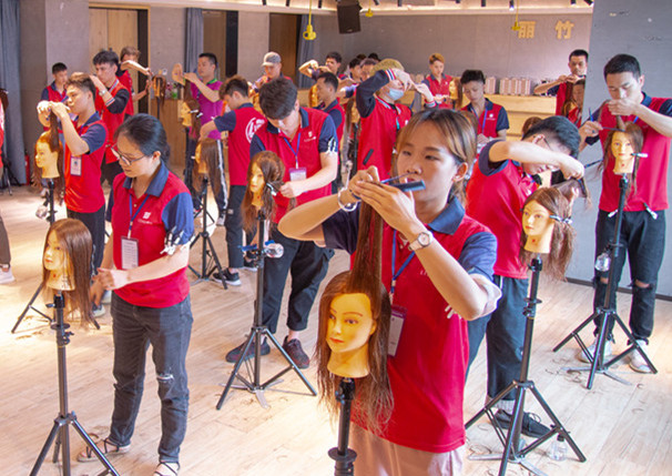 美發(fā)見(jiàn)習(xí)發(fā)型師考核標(biāo)準(zhǔn)，廣西美發(fā)師培訓(xùn)鑒定