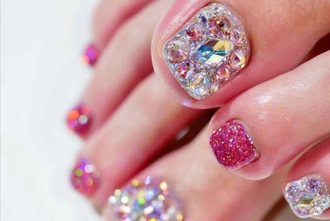 布靈布靈的腳部美甲款式，南寧一對一美甲培訓教你