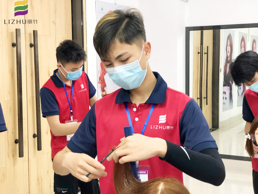 美發(fā)中工技師的考核標(biāo)準(zhǔn)，南寧市職業(yè)技能鑒定培訓(xùn)機(jī)構(gòu)