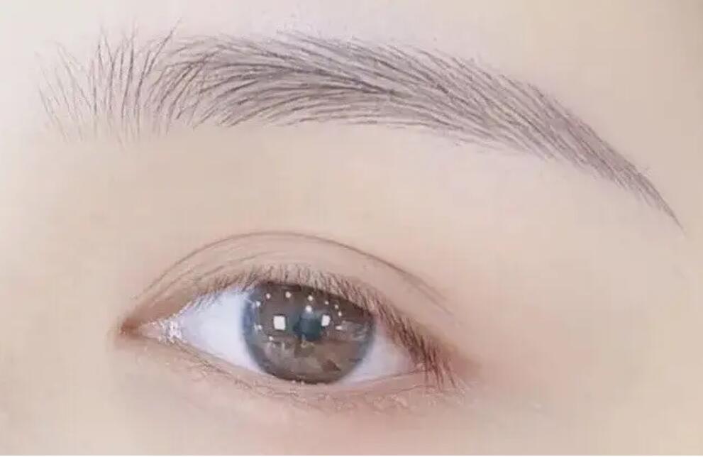 南寧紋繡課程：紋眉后涂修復(fù)液的具體作用