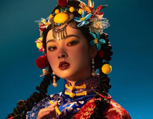 藏族少女寫真造型，南寧彩妝學(xué)校專業(yè)正規(guī)作品