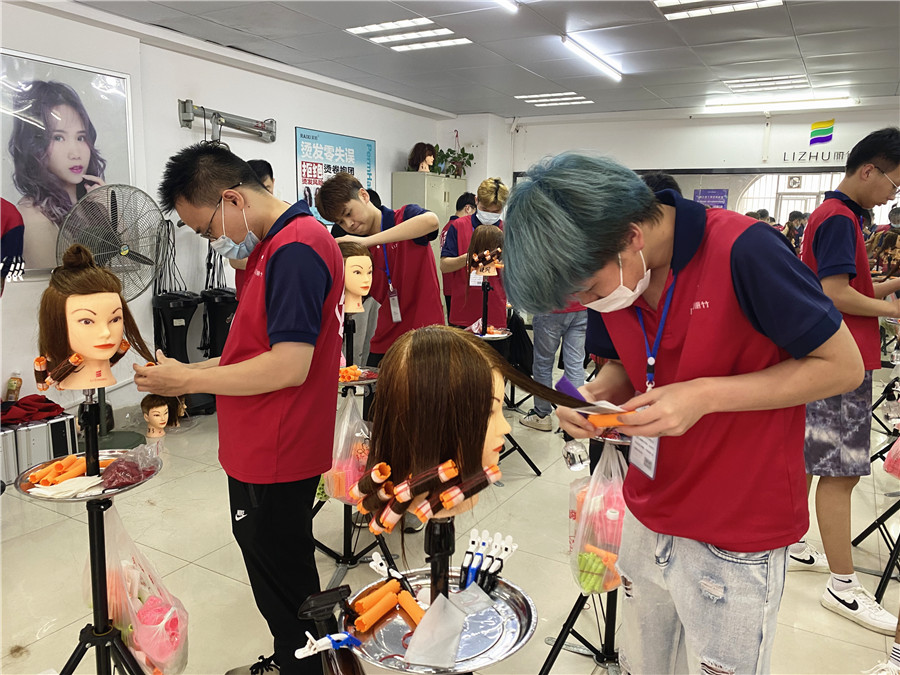 新手如何快速掌握標準杠？美發(fā)上杠技巧總結(jié)