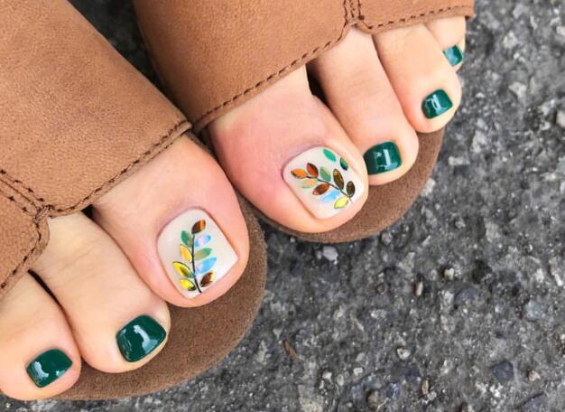 夏日腳部美甲圖片，廣西培訓美甲的學校分享