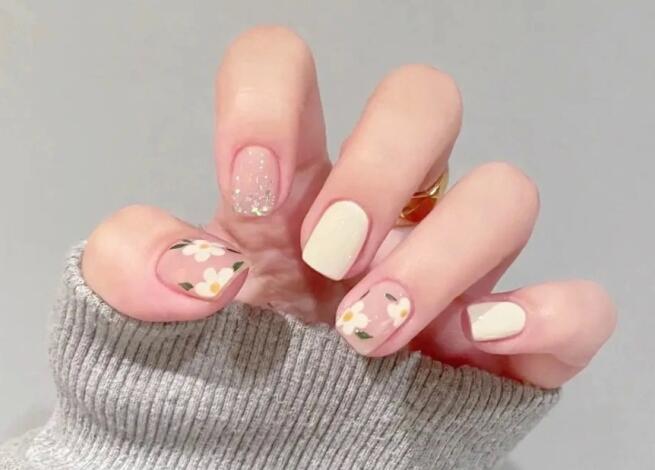 春夏黃皮顯白美甲，廣西美甲培訓短期班推薦