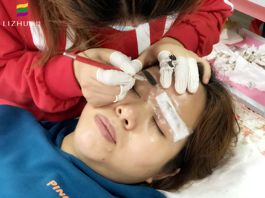 紋眉快速消腫的方法，南寧紋繡眉眼唇培訓(xùn)分享