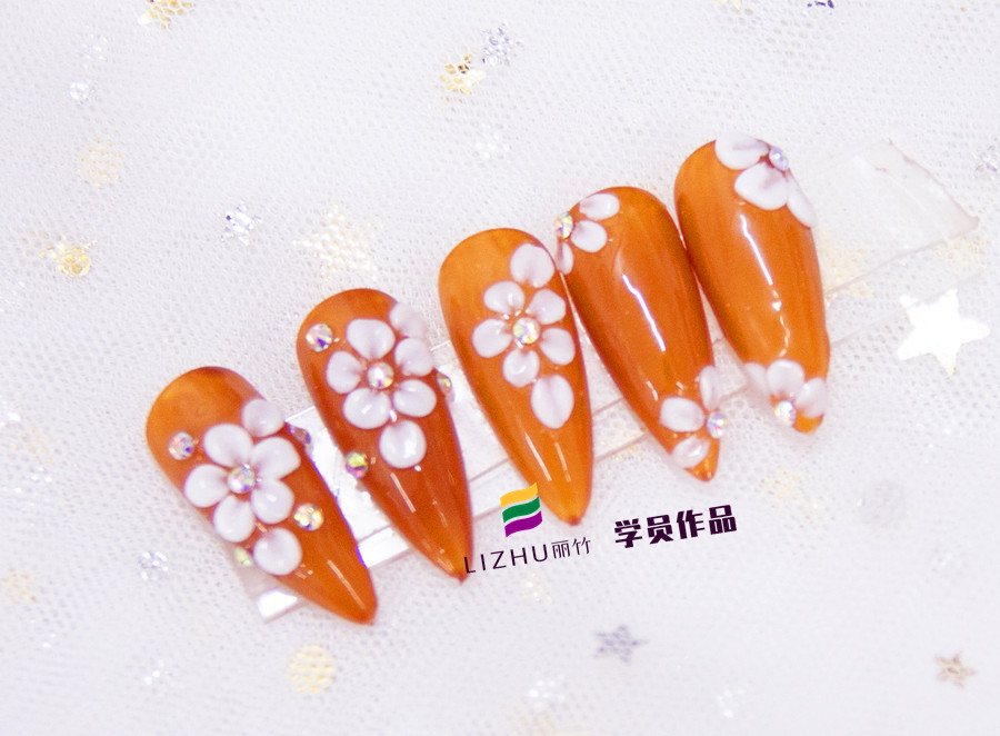 五瓣花雕花美甲，南寧美甲學校短期訓練班作品