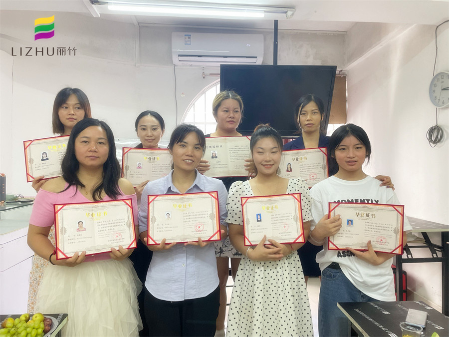 南寧紋繡培訓班座談會，學員們滿載而歸