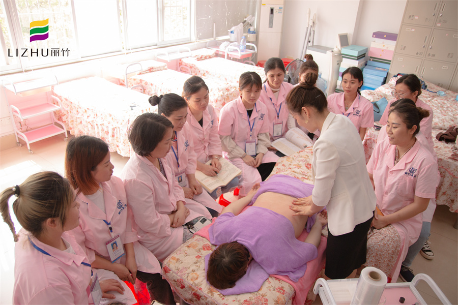 按摩腰部的好處，南寧美容美體養(yǎng)生學(xué)校告訴你