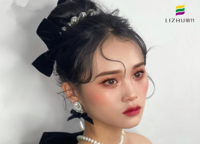 黑色禮服造型，廣西美妝造型學(xué)校作品分享