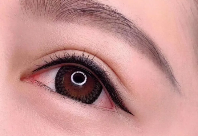 美瞳線暈色處理方法，南寧市紋繡學(xué)校幫找解決方案