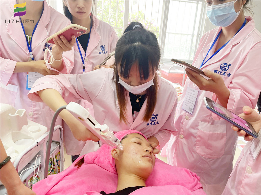 如何延長美容儀器使用時間？南寧美容儀器培訓(xùn)班教你