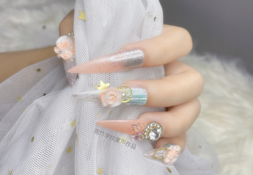 美甲學什么內容？甲油膠和指甲油的區(qū)別