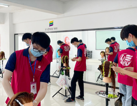 美發(fā)初學(xué)者上杠技巧，廣西燙染學(xué)校學(xué)上杠