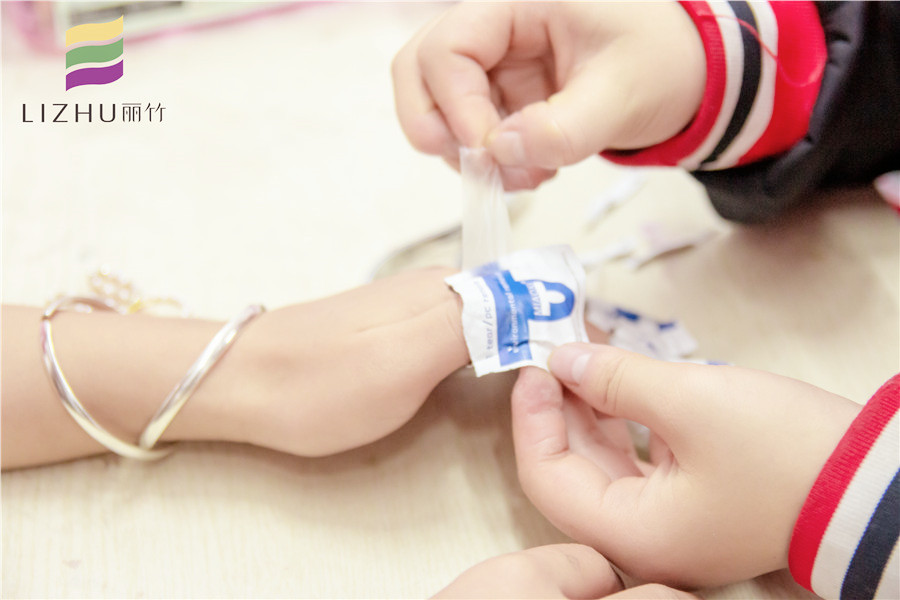 美甲工具有哪些?打磨機和卸甲包哪種好？