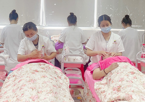 秋季面部按摩有哪些技巧？南寧美容培訓(xùn)面部護(hù)理教案