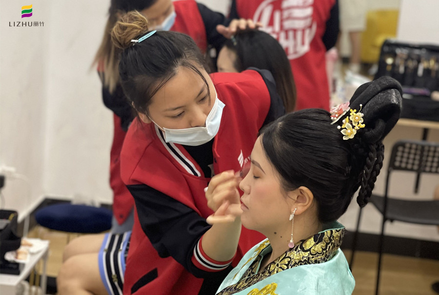 化妝學(xué)員畢業(yè)心得體會：感謝遇到所有