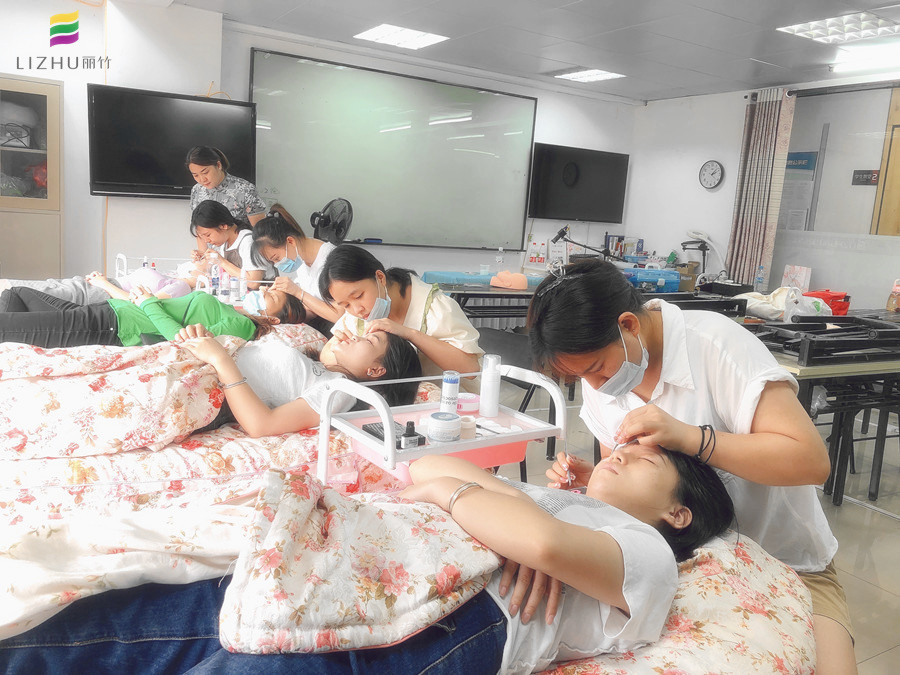 學美睫一般要多久學會？南寧學美睫要多少錢