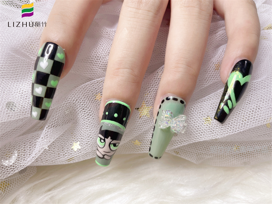 卡通棋盤格美甲，南寧美甲學(xué)校實(shí)訓(xùn)作品