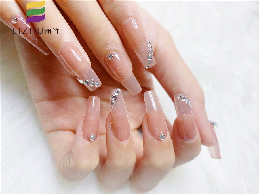 冬天做美甲的注意事項(xiàng)，南寧培訓(xùn)美甲師課件教學(xué)內(nèi)容