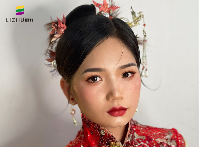 新娘敬酒造型 | 南寧新娘妝培訓學校作品