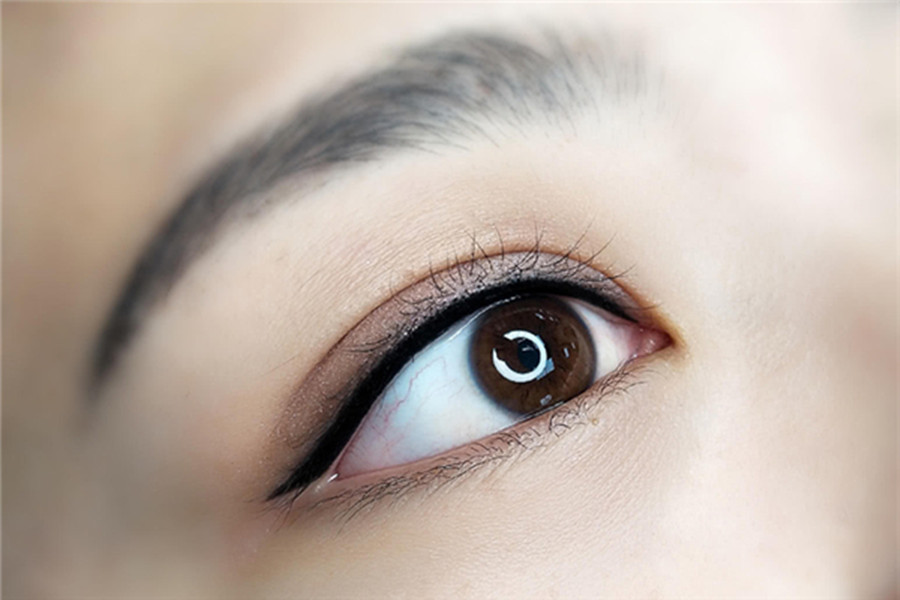 美瞳線發(fā)藍(lán)暈色怎么辦？南寧紋繡學(xué)美瞳線