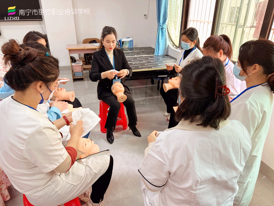 面部護理工作包括什?廣西零基礎美容培訓