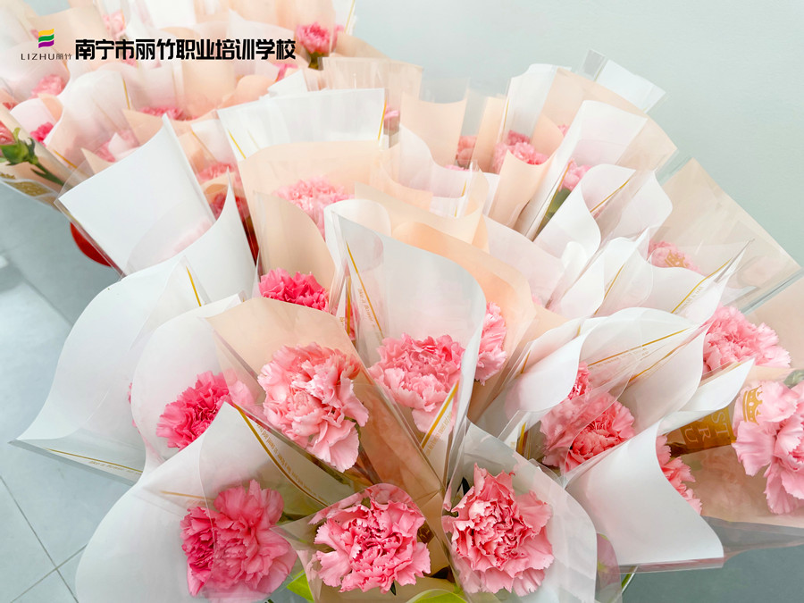 麗竹學(xué)校3·8女神節(jié)，定制專屬你的美麗