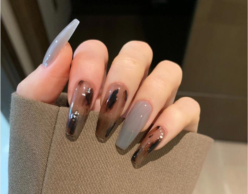 溫柔顯氣質(zhì)美甲，南寧培訓(xùn)美甲機(jī)構(gòu)分享