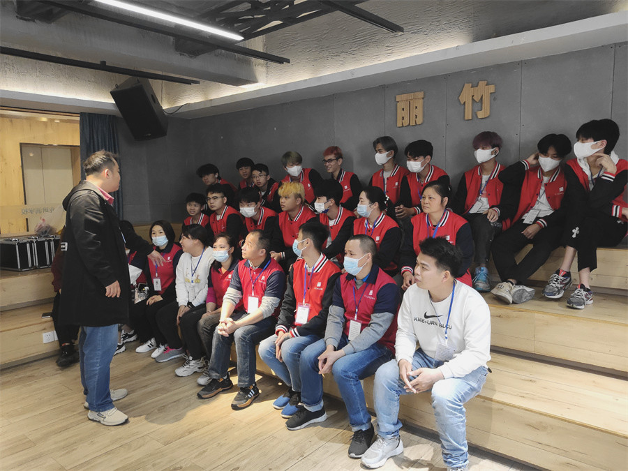 廣西美發(fā)專業(yè)學校舉行就業(yè)指導會