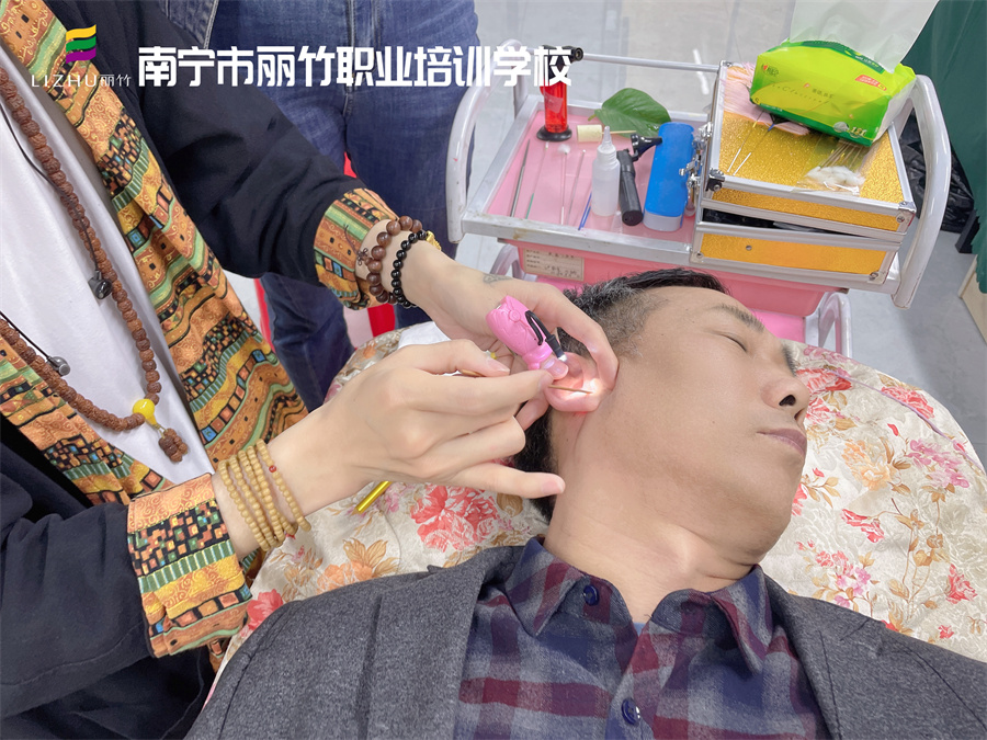 采耳的好處，南寧專業(yè)采耳培訓(xùn)班告訴你