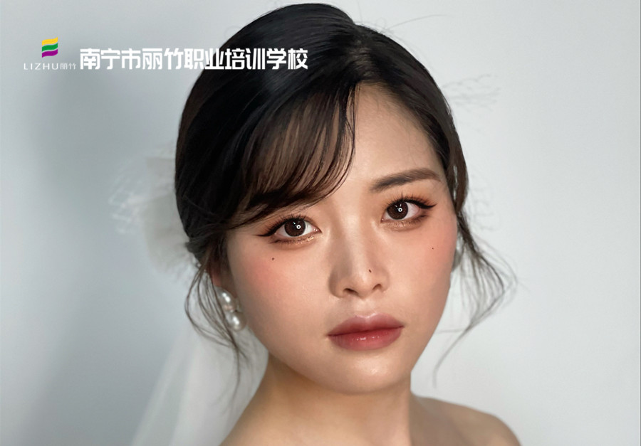 韓式新娘造型，南寧化妝培訓(xùn)新娘造型作品