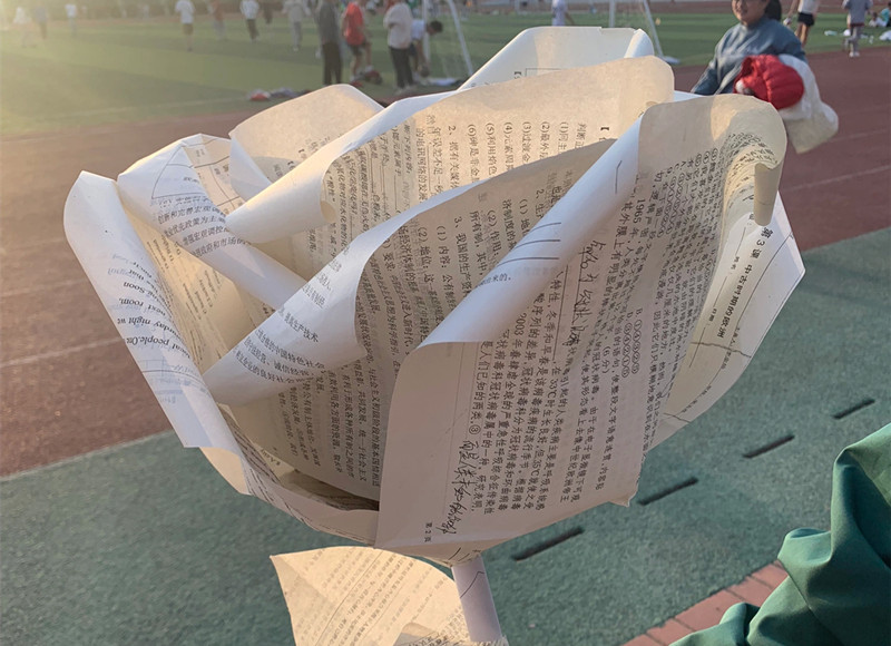 紙卷玫瑰花教程 ???，廣西花藝紙花培訓(xùn)課程分享