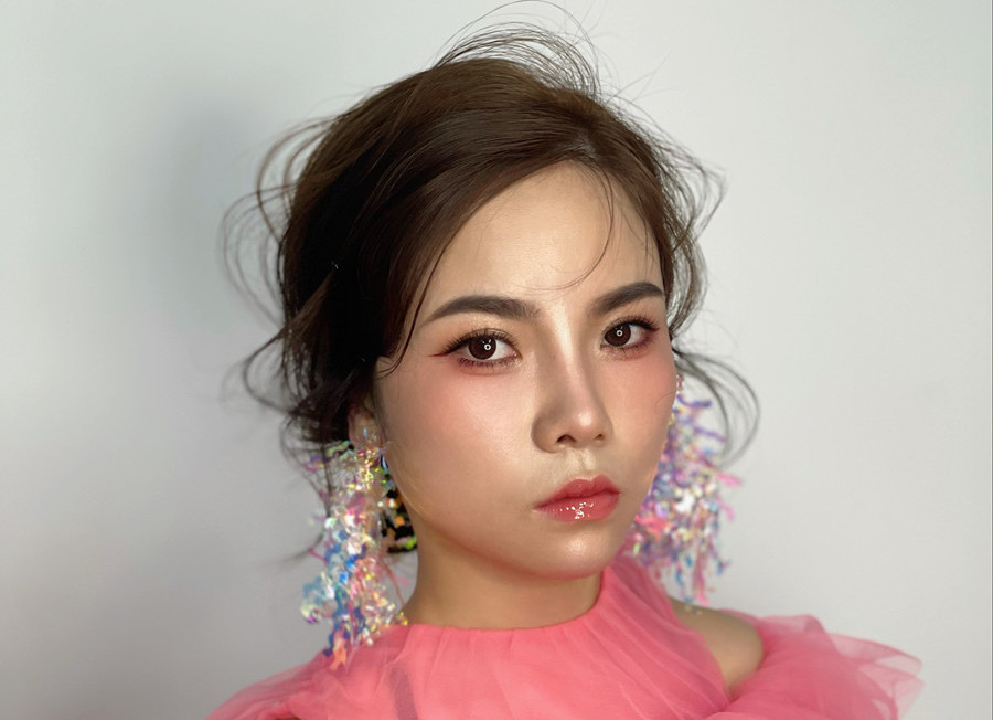 抽絲紋理新娘造型，廣西學(xué)新娘跟妝作品