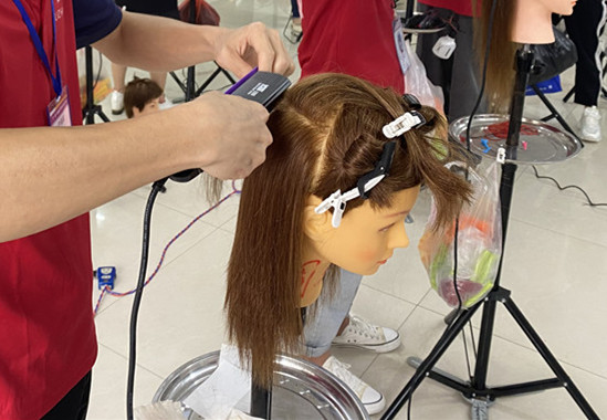 頭發(fā)拉直后的護(hù)理方法，廣西美發(fā)護(hù)發(fā)培訓(xùn)班課程