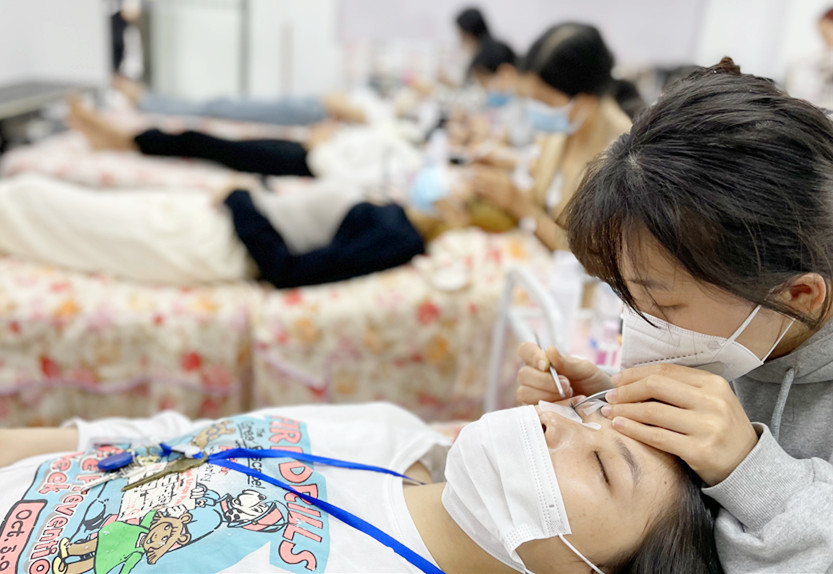 你為什么要學美睫？南寧美甲美睫學校分析原因